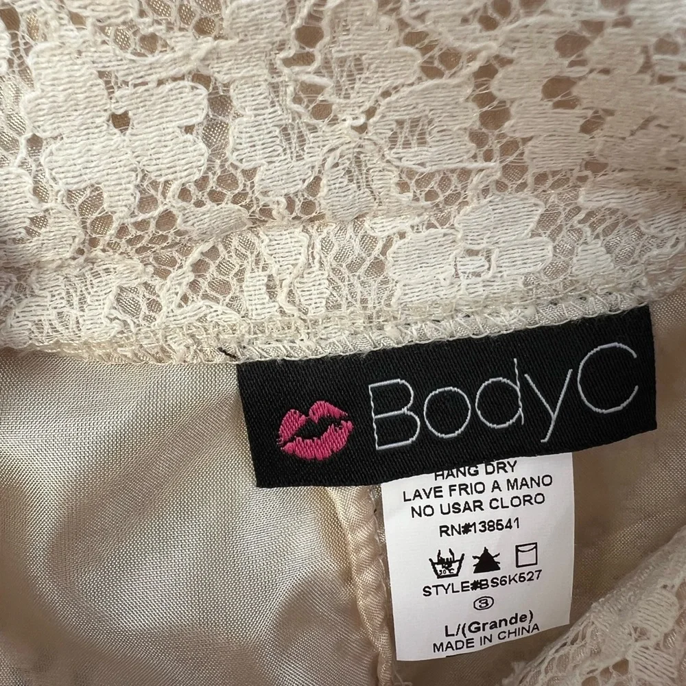 Womens Ivory Cream Chic Lace Mini Skirt Size Large (fits like a M). Boho casual - Picture 4 of 8